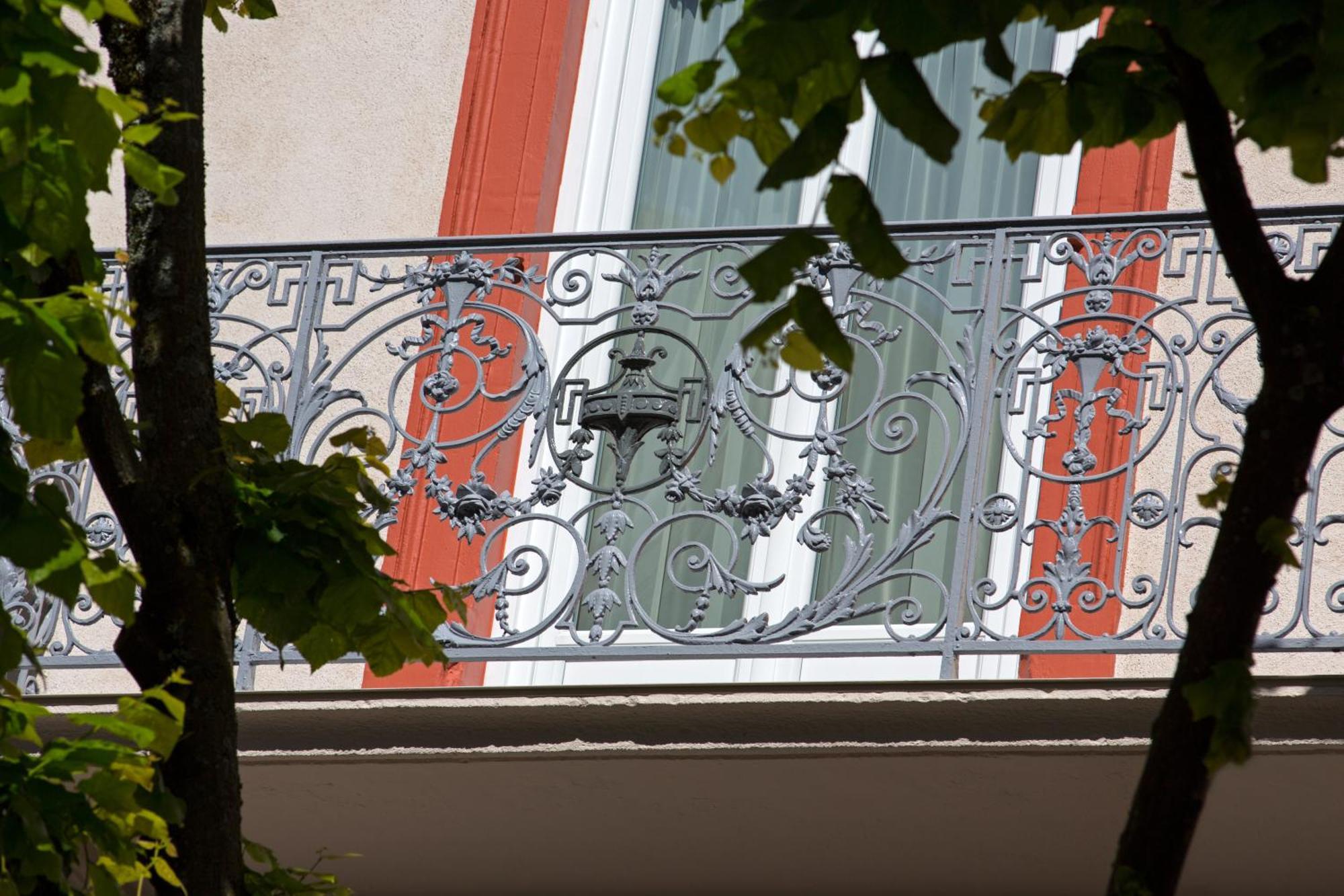 Hotel Arverna Vichy - Clt'Hotel Zewnętrze zdjęcie