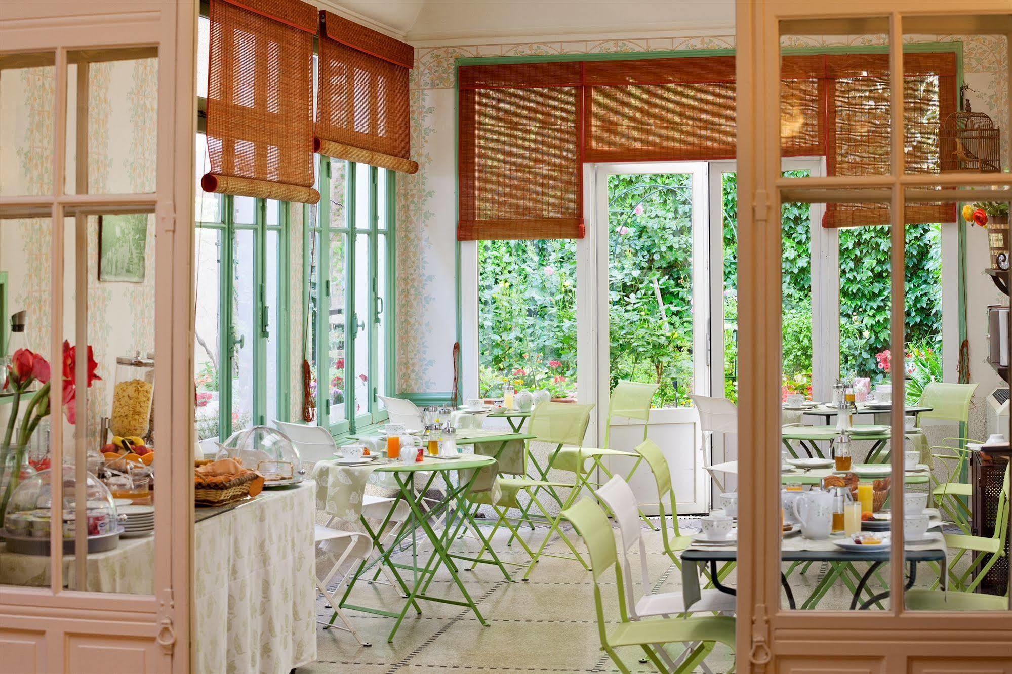 Hotel Arverna Vichy - Clt'Hotel Zewnętrze zdjęcie