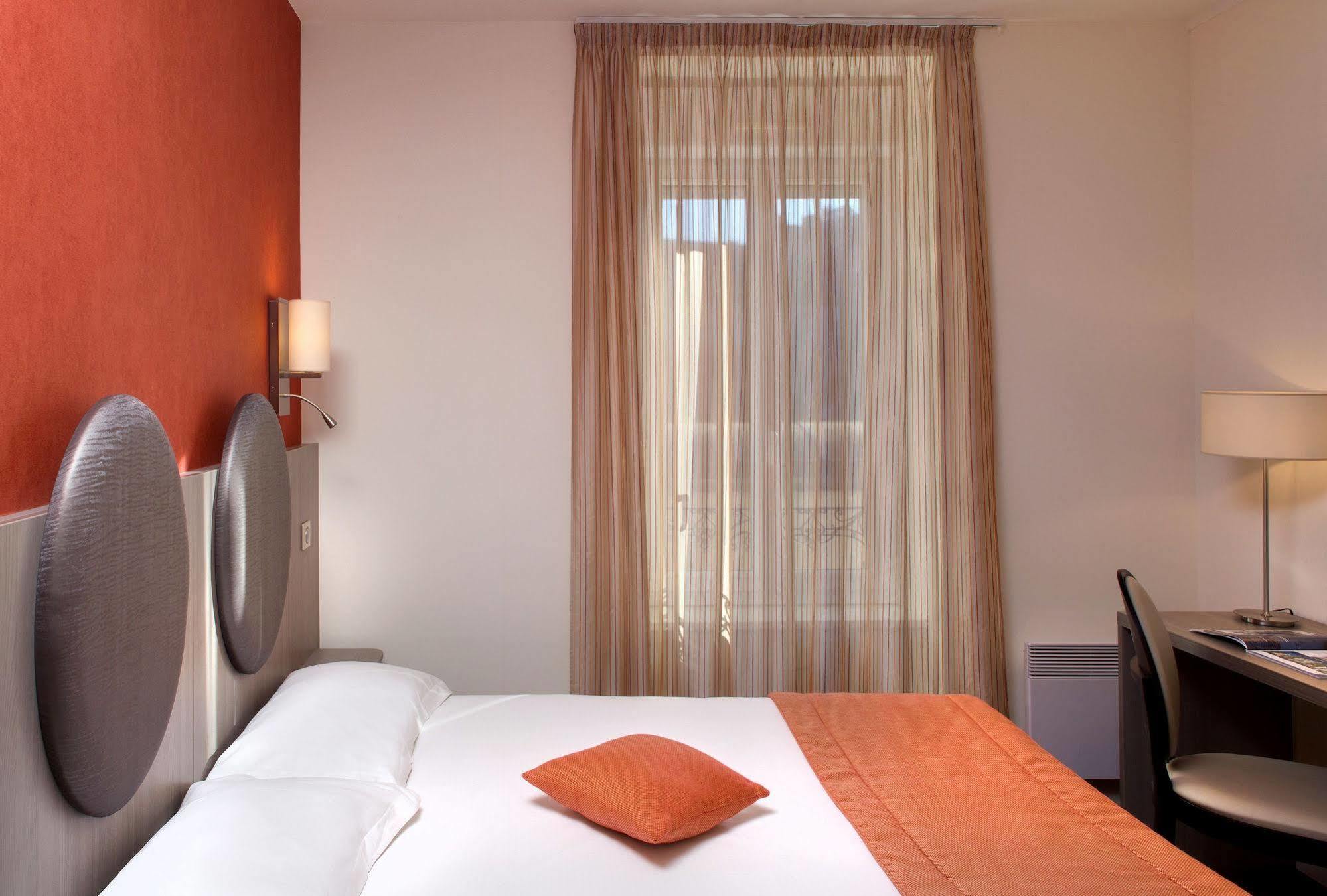 Hotel Arverna Vichy - Clt'Hotel Zewnętrze zdjęcie