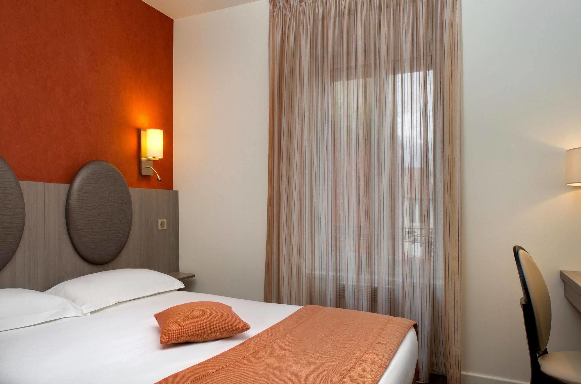Hotel Arverna Vichy - Clt'Hotel Zewnętrze zdjęcie