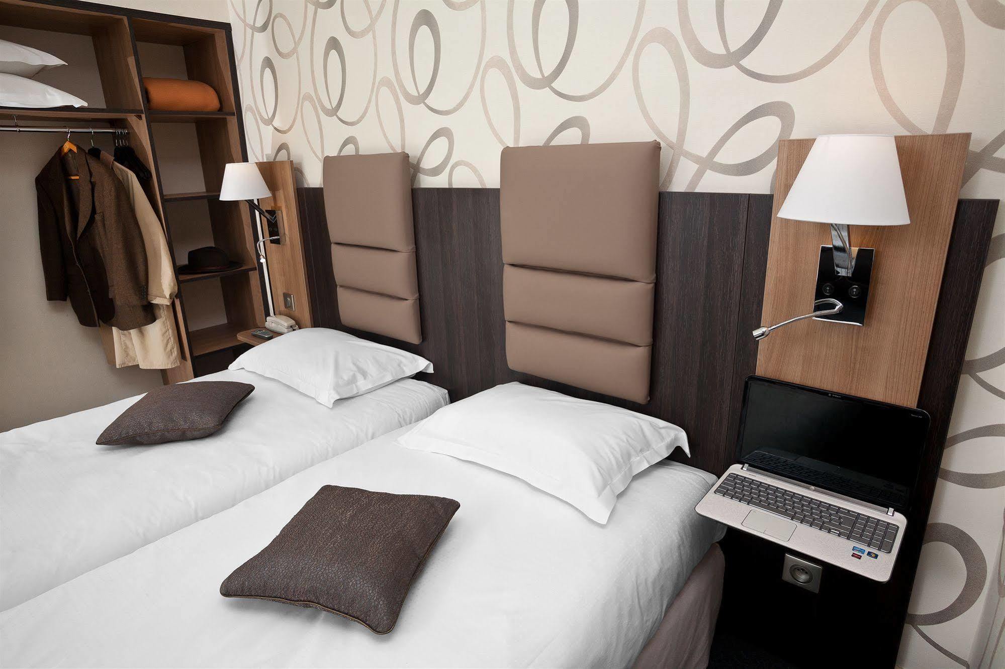 Hotel Arverna Vichy - Clt'Hotel Zewnętrze zdjęcie